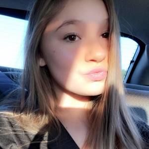 Meet your Posher, Chloe